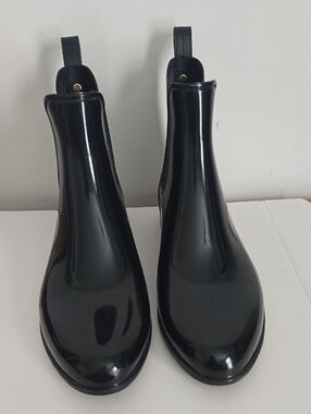 Sam Edelman Black Gloss Chelsea Rain Booties